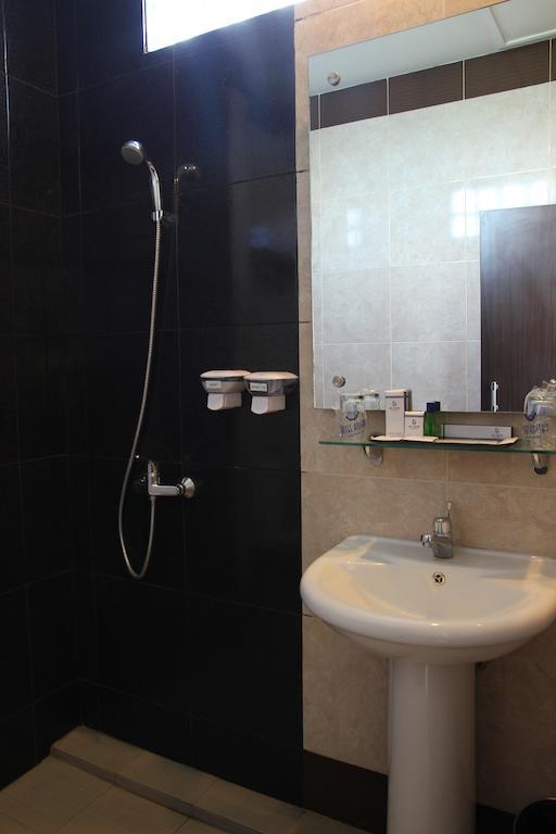 Hotel Roditha Banjarbaru Banjarmasin  Habitación foto